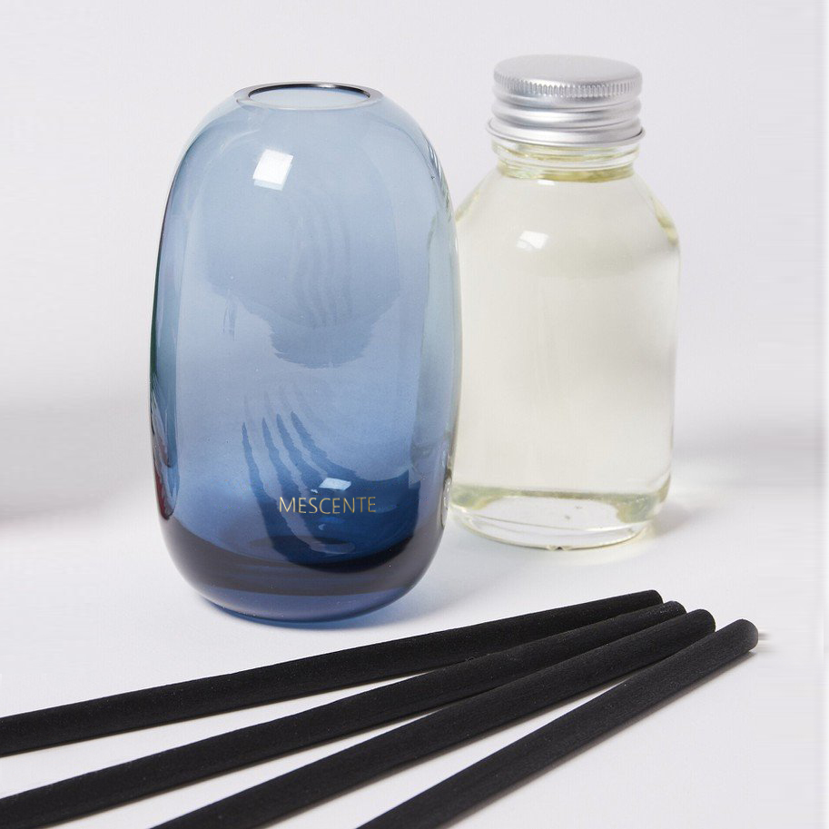 Luxusné 100 ml 200 ml 500 ml diamantové okrúhle fľaše Loris Sola Flowers Amber Crystal Eyfel Parfum Reed difuzérový olej