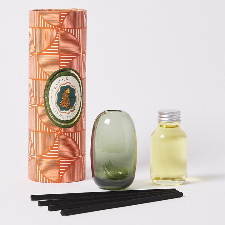 Luxusné 100 ml 200 ml 500 ml diamantové okrúhle fľaše Loris Sola Flowers Amber Crystal Eyfel Parfum Reed difuzérový olej