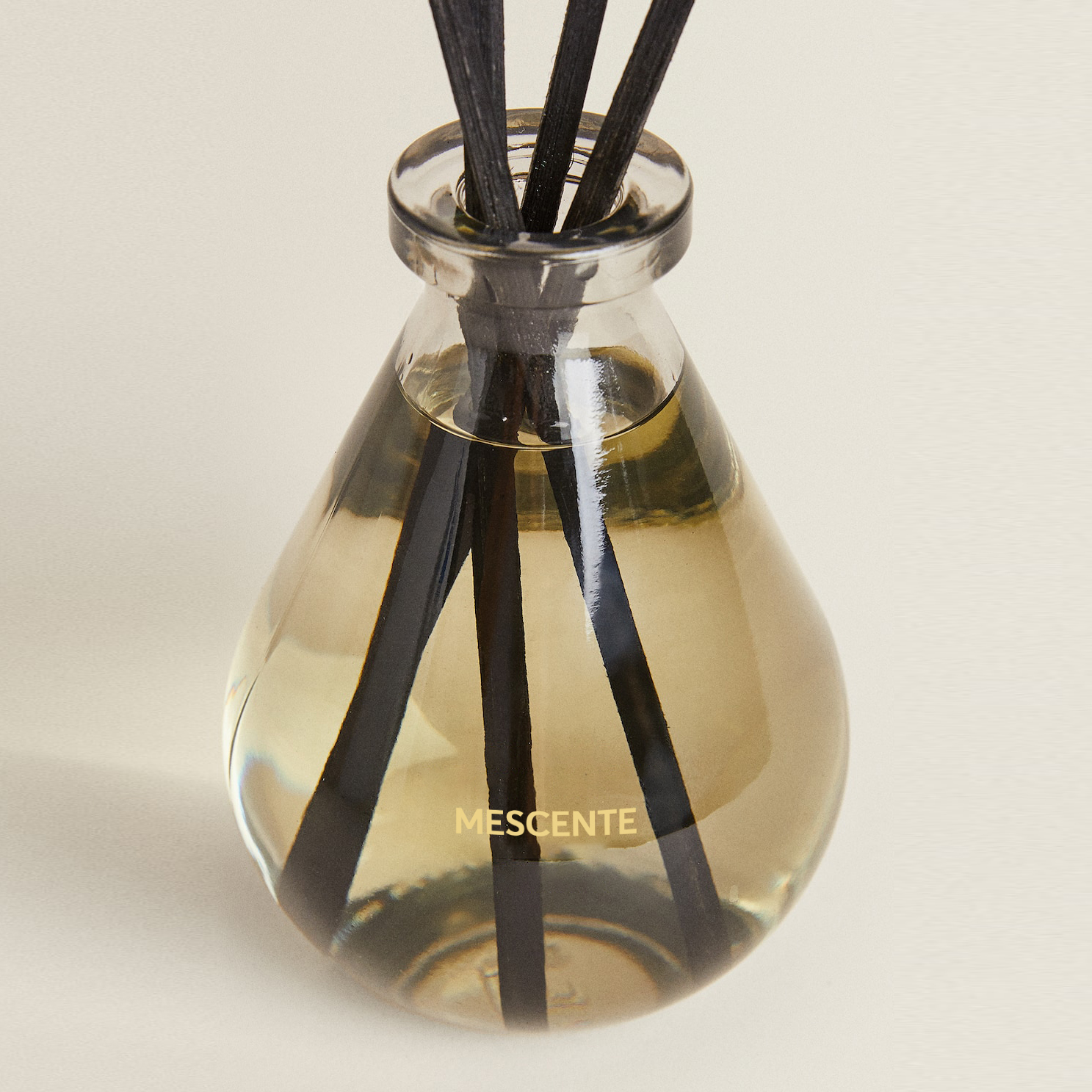 Vysoko kvalitná fľaša Luxusné Turecko Frascos Vidrio Mini Christmas Home Vôňa Aroma difuzér Trstinová váza