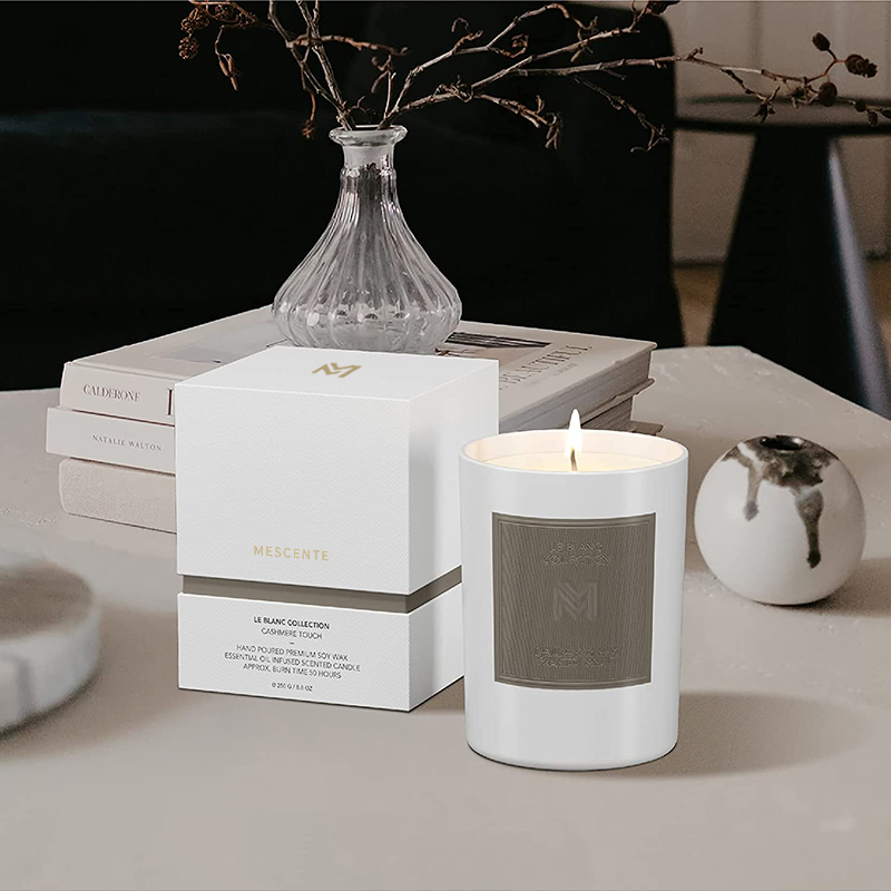 Veľkoobchodný veľkoobchod M&Scent na mieru s luxusnými čiernymi sklenenými dózami Vianočné sady sviečok zo sójového vosku