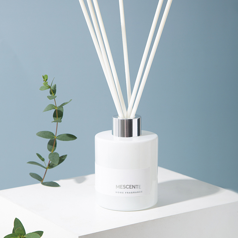 M&Scent veľkoobchodný luxusný privátny dekoratívny kvetinový difúzor z trstinového vlákna so zátku