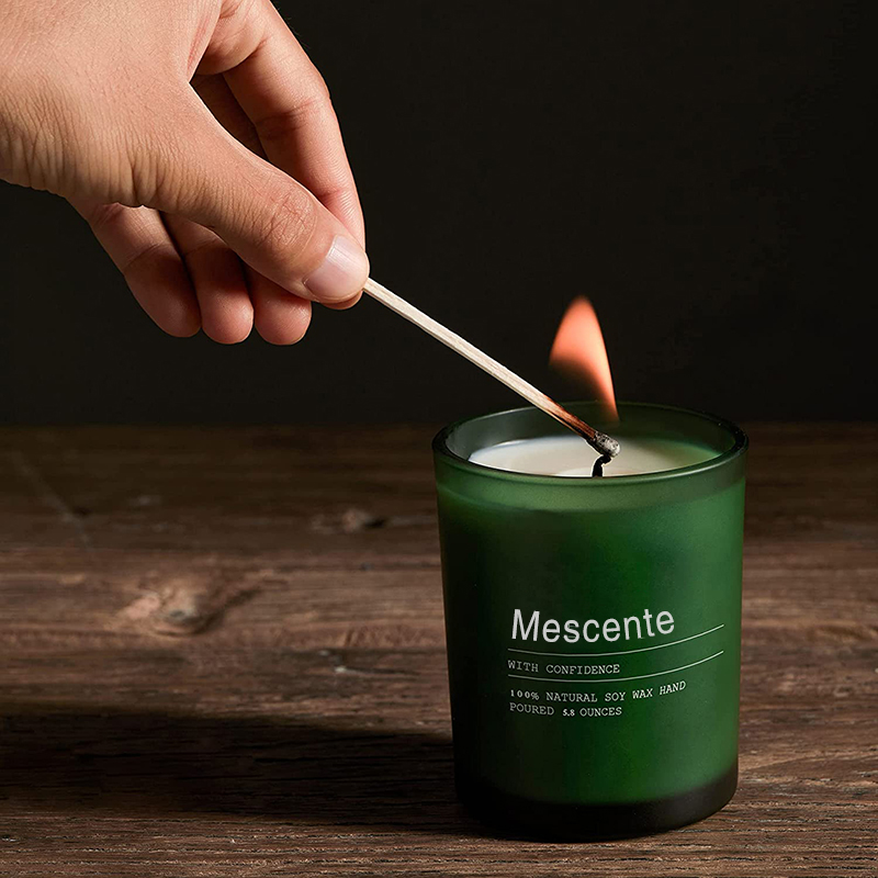 Vlastná svadobná dekorácia M&Scent Vonné sviečky jazmín a ylang ylang s nálepkami vo veľkom