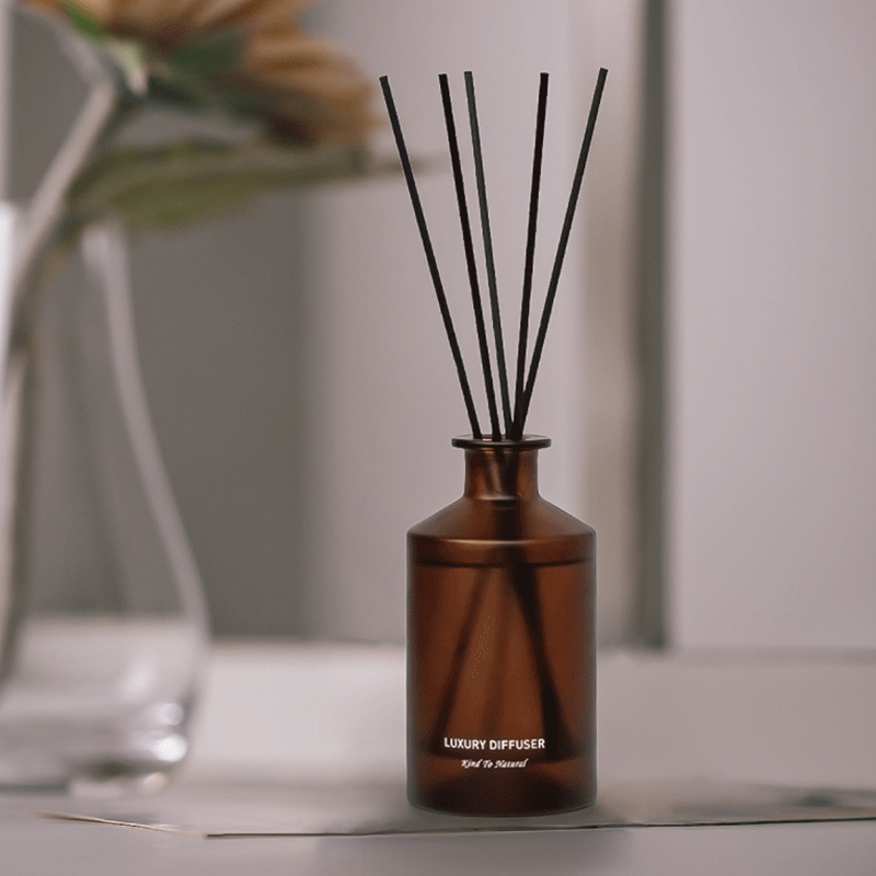 M&Scent Custom Luxusná fľaša z matného skla Home Essential Oil Reed difuzér
