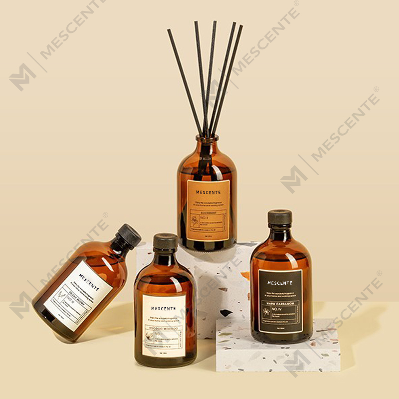 Big Black And Gold 100 ml dúhové luxusné sklenené farebné tyčinky Fiber Reed difuzér Osviežovač vzduchu Rozpúšťadlo