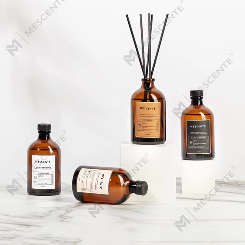 Big Black And Gold 100 ml dúhové luxusné sklenené farebné tyčinky Fiber Reed difuzér Osviežovač vzduchu Rozpúšťadlo