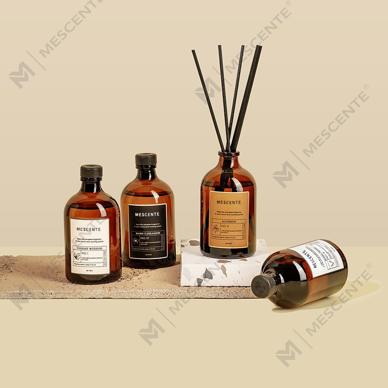 Big Black And Gold 100 ml dúhové luxusné sklenené farebné tyčinky Fiber Reed difuzér Osviežovač vzduchu Rozpúšťadlo