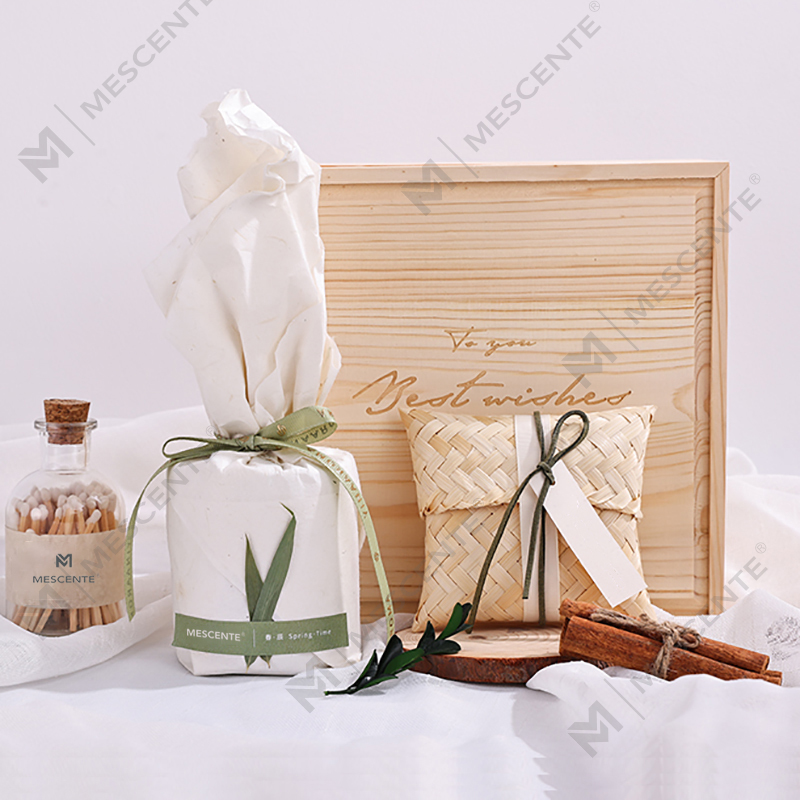 Luxusné drevené svietnikové sviečky M&Scent privátna značka s vôňou krabičky