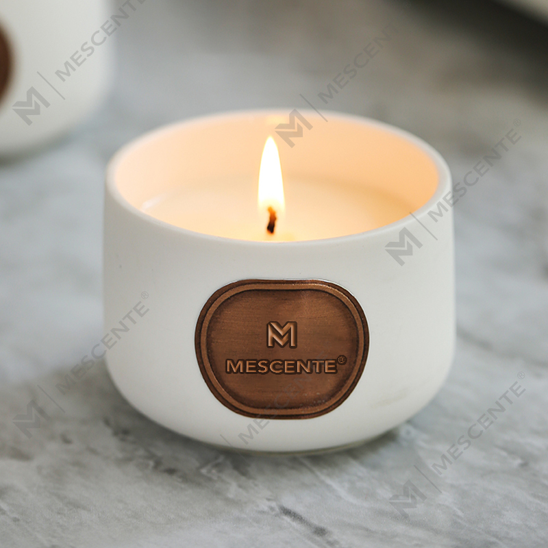 Keramické darčekové sady sviečok z kokosového vosku privátnej značky M&Scent