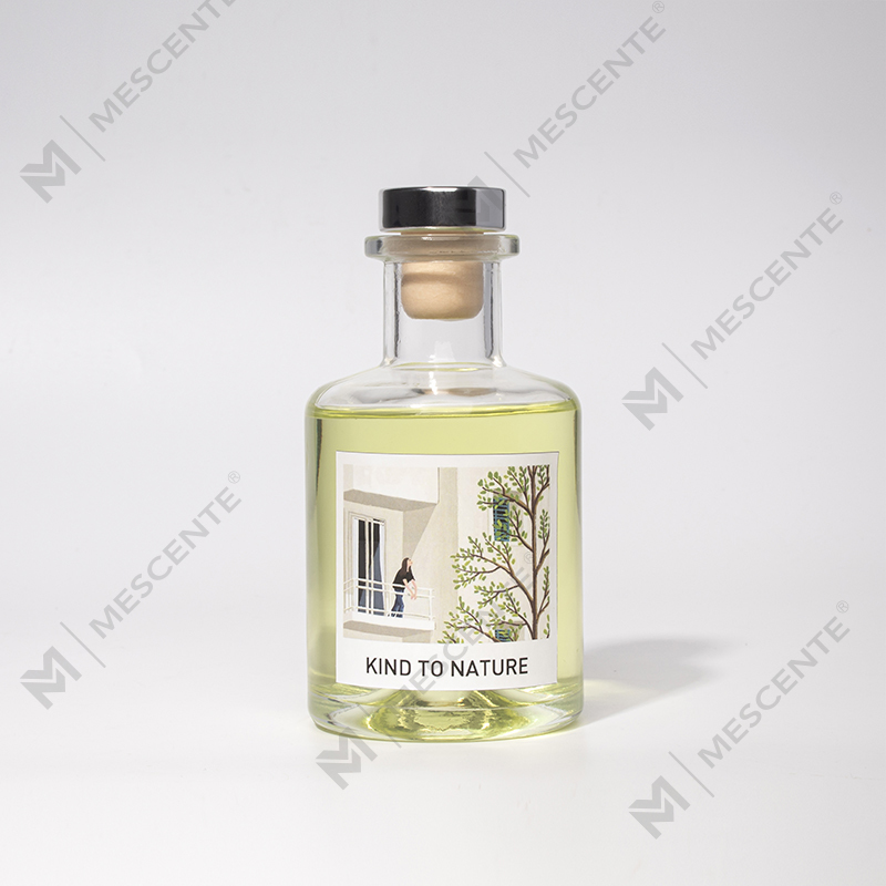 Luxusná dekoratívna veľká fľaša na esenciálny olej M&Scent s trstinovým difúzorom so sušenými kvetmi