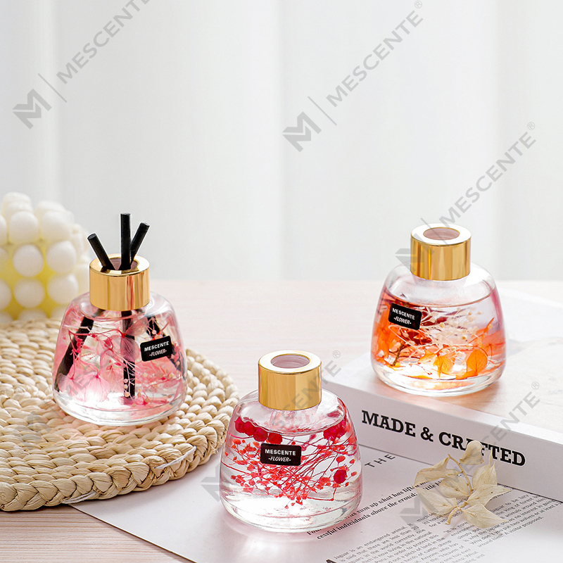 Mini biela fľaša kvetinový parfum Aróma trstinový difuzérový olej, vôňa Thajský trstinový difuzér darčeková sada