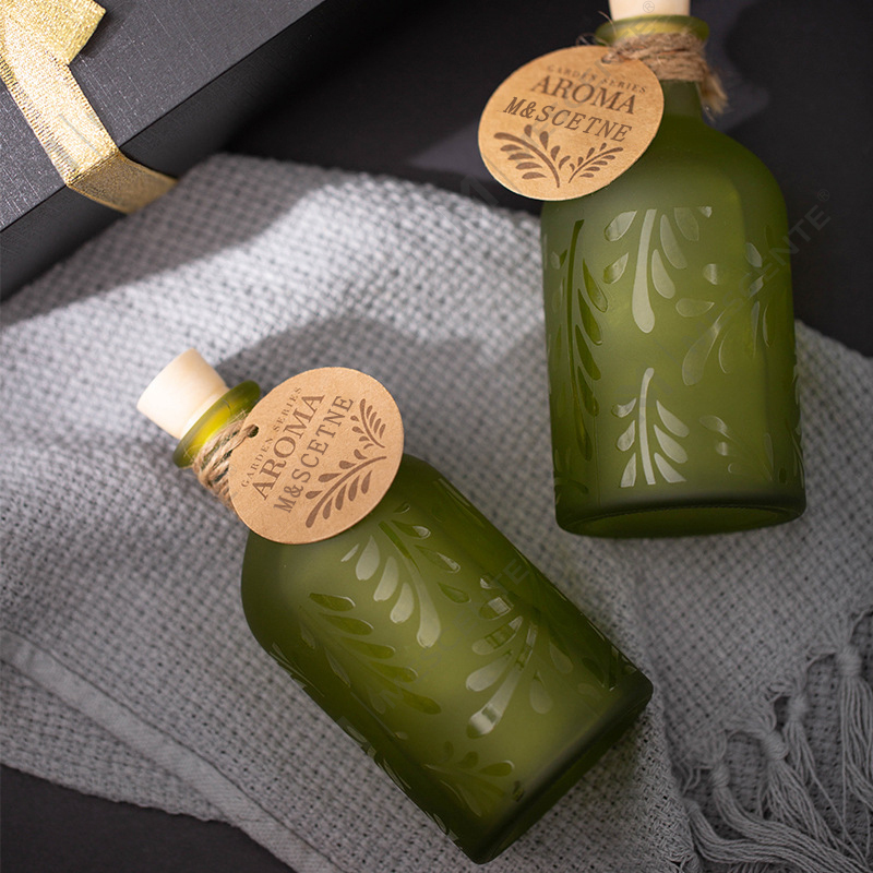 M&Scent Luxury Custom Label Sklenená fľaša Flower Liquid Reed difuzér s darčekovou krabičkou