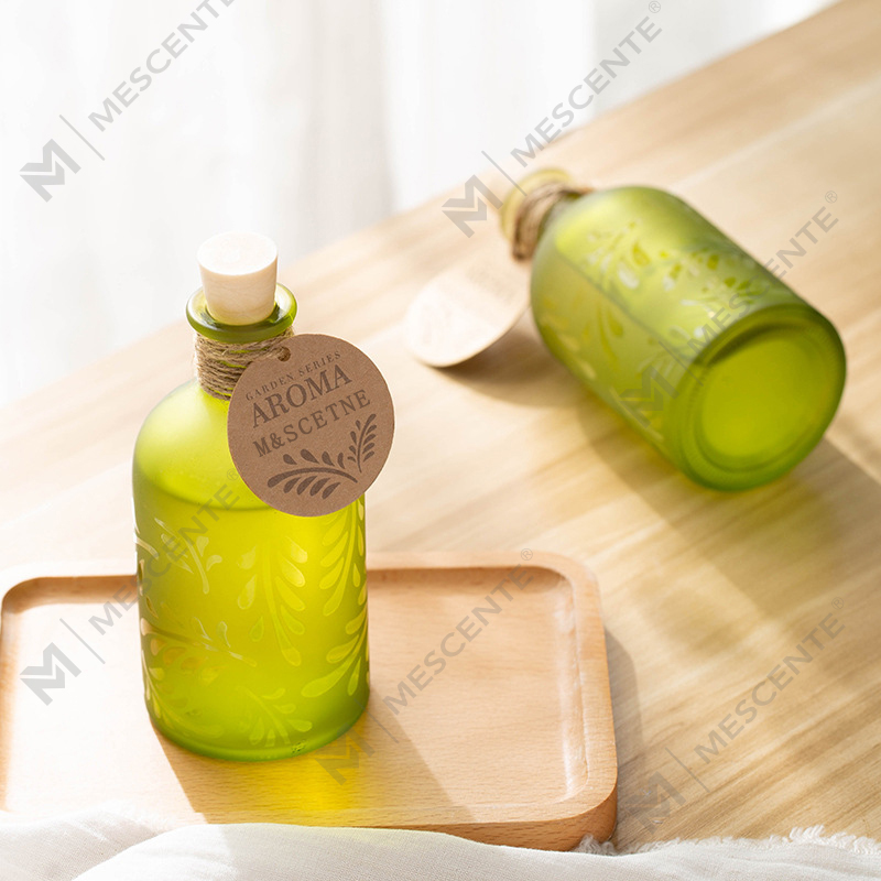 M&Scent Luxury Custom Label Sklenená fľaša Flower Liquid Reed difuzér s darčekovou krabičkou