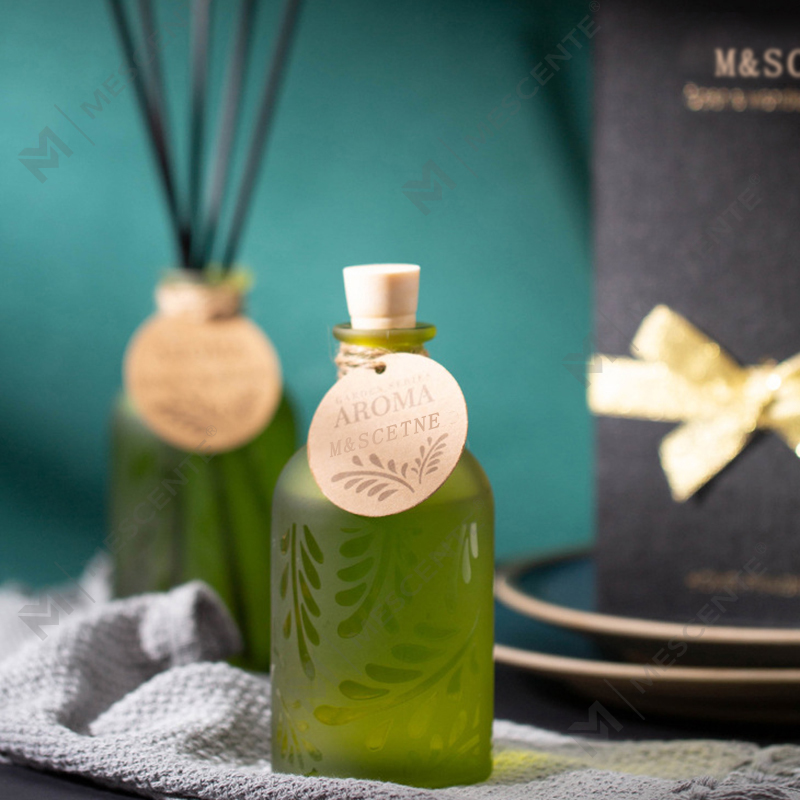 M&Scent Luxury Custom Label Sklenená fľaša Flower Liquid Reed difuzér s darčekovou krabičkou