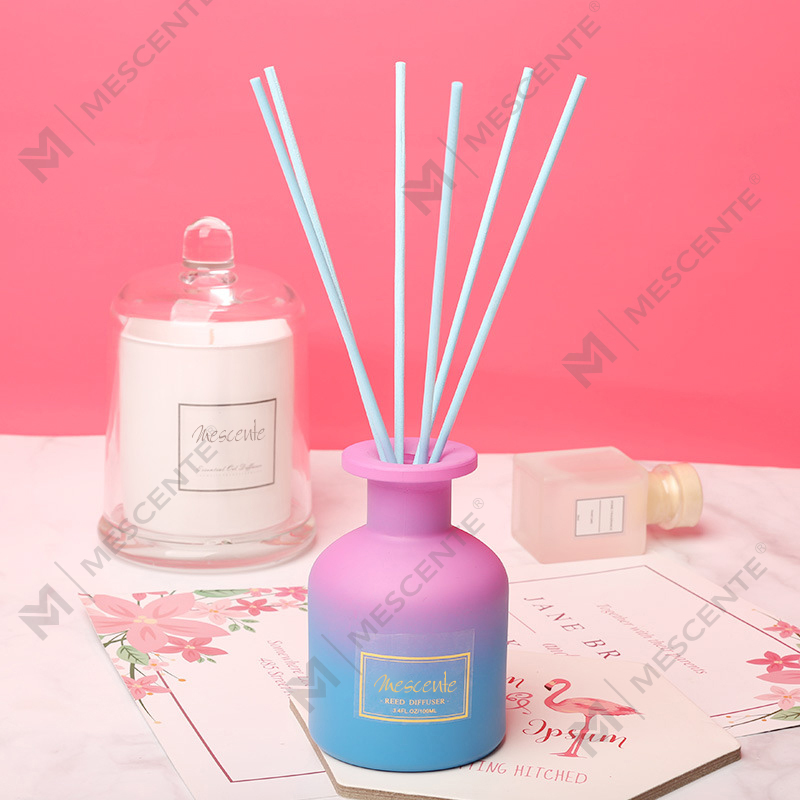M&Scent privátna značka okrúhleho flakónu s vôňou z rákosia
