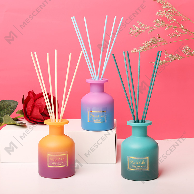 M&Scent privátna značka okrúhleho flakónu s vôňou z rákosia