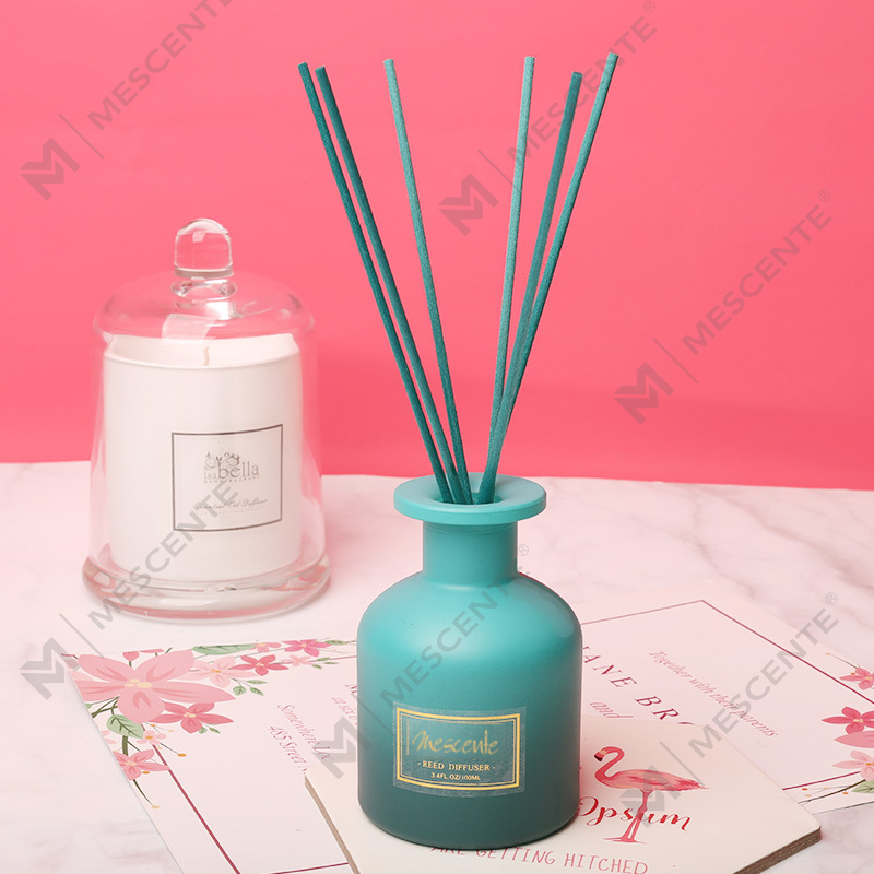 M&Scent privátna značka okrúhleho flakónu s vôňou z rákosia