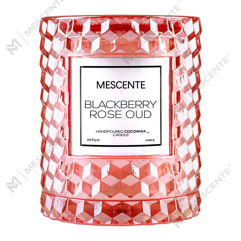 Vlastná vianočná dekorácia M&Scent Blackberry Rose Oud Icon Candle
