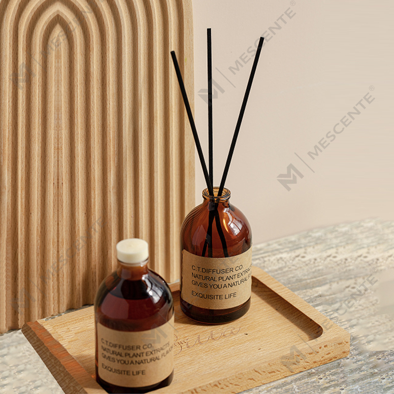 Luxusný dekoračný domáci trstinový difuzér M&Scent a sada vonných sviečok s krabičkovým balením