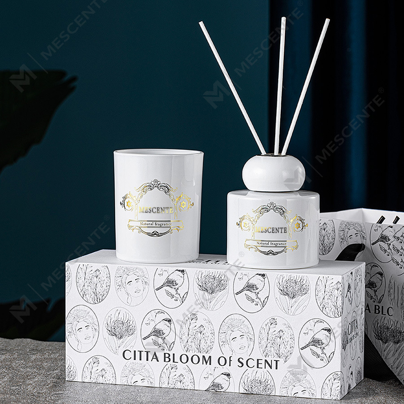 Luxusný rákosový difuzér s vôňou sviečok privátnej značky M&Scent s krabičkovým balením
