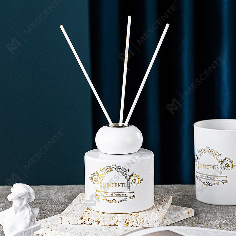 Luxusný rákosový difuzér s vôňou sviečok privátnej značky M&Scent s krabičkovým balením