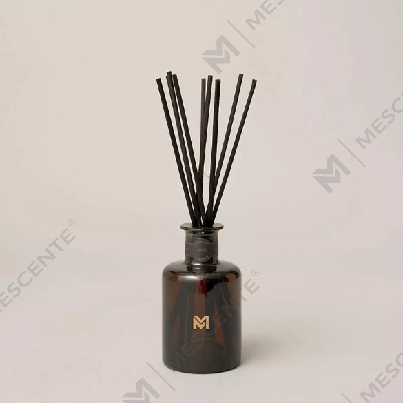 M&Scent veľkoobchodný luxusný 500 ml čierny fľašový difuzér Reed vonný trstinový difuzér s darčekovou krabičkou
