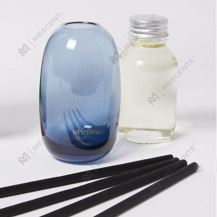 Luxusné 100 ml 200 ml 500 ml diamantové okrúhle fľaše Loris Sola Flowers Amber Crystal Eyfel Parfum Reed difuzérový olej