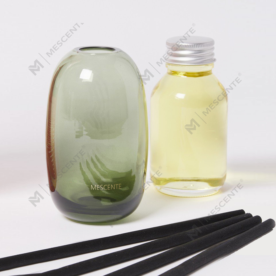 Luxusné 100 ml 200 ml 500 ml diamantové okrúhle fľaše Loris Sola Flowers Amber Crystal Eyfel Parfum Reed difuzérový olej
